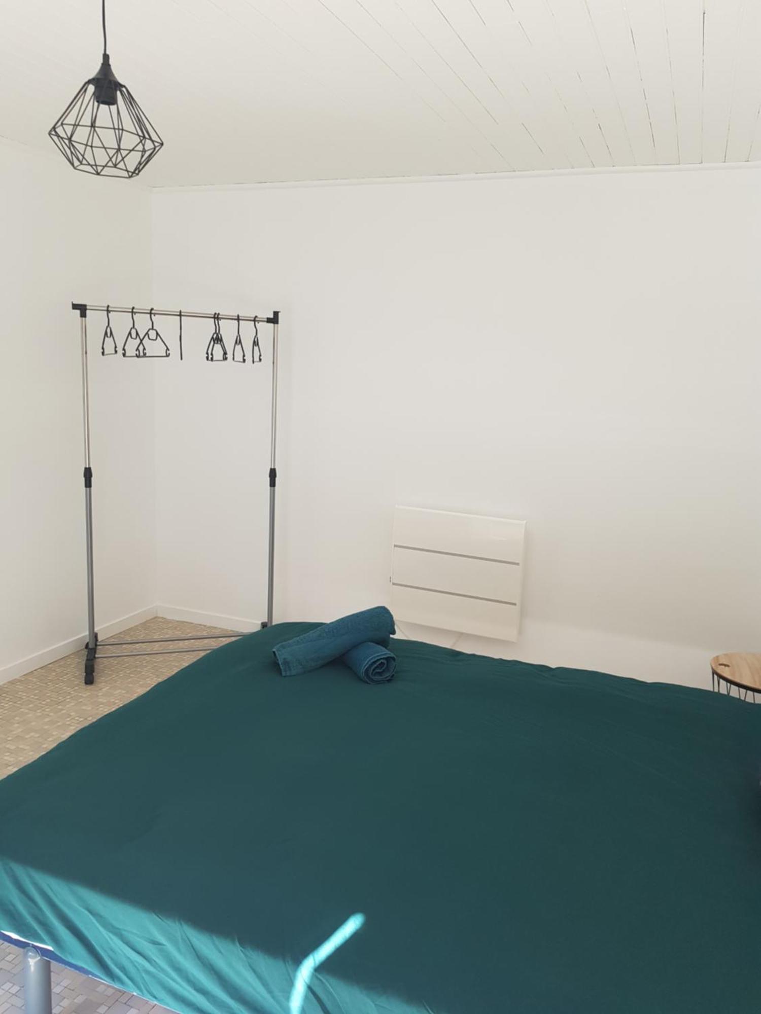 Appartement Rdc Rdc ลิมอจส์ ภายนอก รูปภาพ